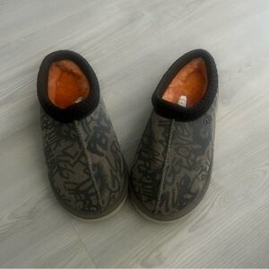 UGG Tasman Street Graffiti Women's Slippers